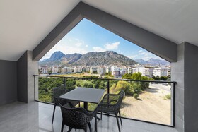 Bi Suites