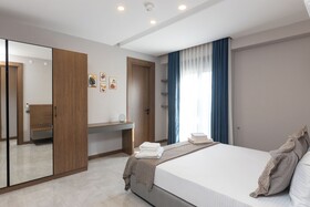 Bi Suites