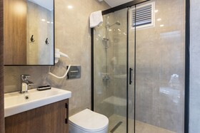 Bi Suites