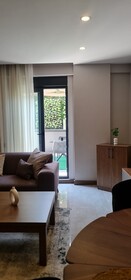Bi Suites