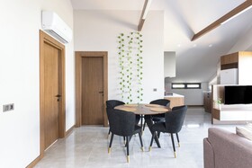Bi Suites