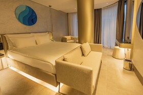 Four Hills Hotel
