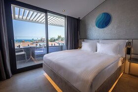 Four Hills Hotel