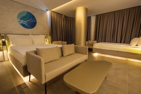 Four Hills Hotel