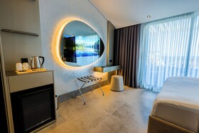 Four Hills Hotel