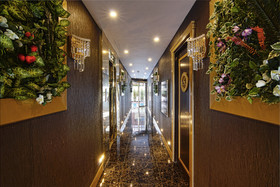 S White Hotel