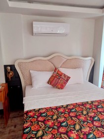 White Country Hotel