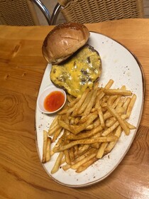 FNM Luxury Bungalow's & Restaurant