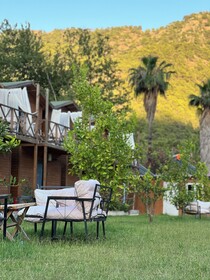 FNM Luxury Bungalow's & Restaurant