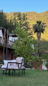 FNM Luxury Bungalow's & Restaurant