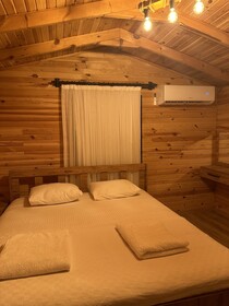 FNM Luxury Bungalow's & Restaurant