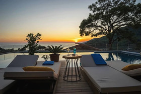 Melanippe Relaxing Hotel