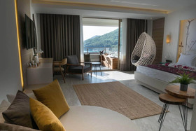 Melanippe Relaxing Hotel