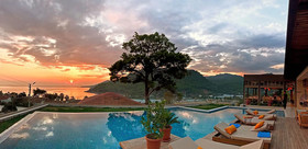 Melanippe Relaxing Hotel