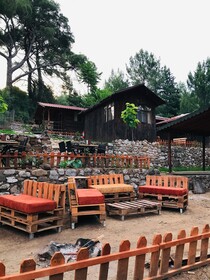 Rosebud Lodge