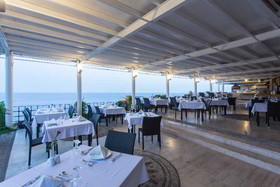 Falcon Hotel