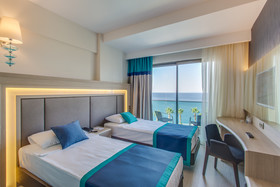 Falcon Hotel