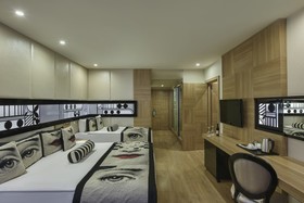 Delphin Imperial Hotel