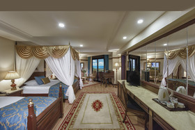 Delphin Palace