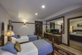 Delphin Palace