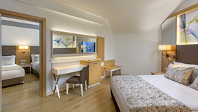 Glamour Resort & Spa