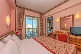 Royal Atlantis Beach