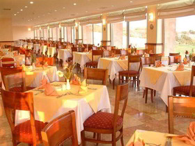 Royal Atlantis Spa & Resort