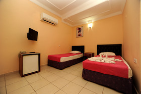 Sayanora Hotel