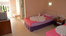 Sayanora Hotel