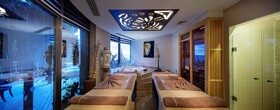 Sunrise Queen Luxury Hotel