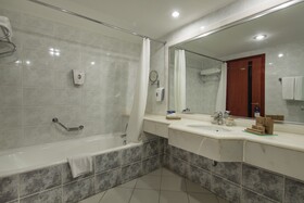 Sunrise Queen Luxury Hotel