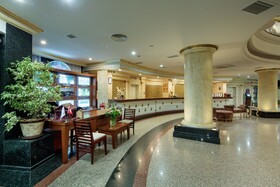 Sunrise Queen Luxury Hotel