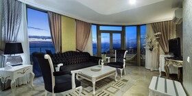 Sunrise Queen Luxury Hotel
