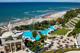 Sunrise Queen Luxury Hotel