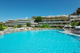 Sunrise Queen Luxury Hotel