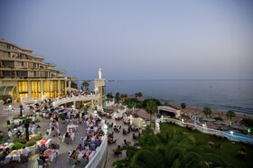 Sunrise Queen Luxury Hotel