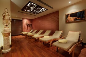 Sunrise Queen Luxury Hotel