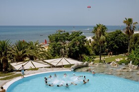 Sunrise Queen Luxury Hotel