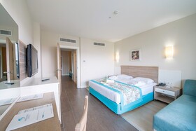 Sunrise Queen Luxury Hotel