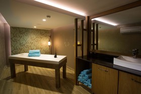Water Side Resort & Spa
