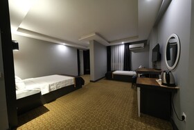 Eniza Hotel