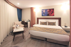 Forum Suite Hotel