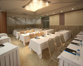 Forum Suite Hotel