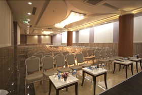 Forum Suite Hotel
