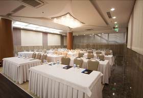 Forum Suite Hotel
