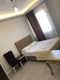 Grand Black Hotel