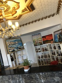 Grand Black Hotel