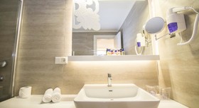 Laguna Beach Alya Resort & Spa