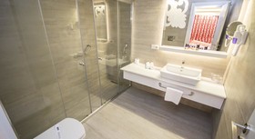 Laguna Beach Alya Resort & Spa