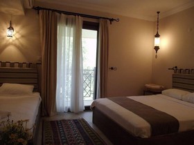 Dardanos Hotel